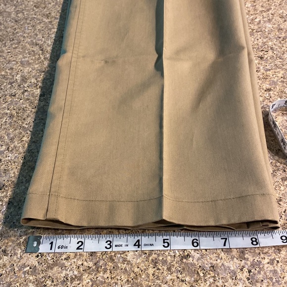 Docker’s Individual Fit Waistband Stain Defender Khaki Tan Pants W34 x L30 - Picture 9 of 16